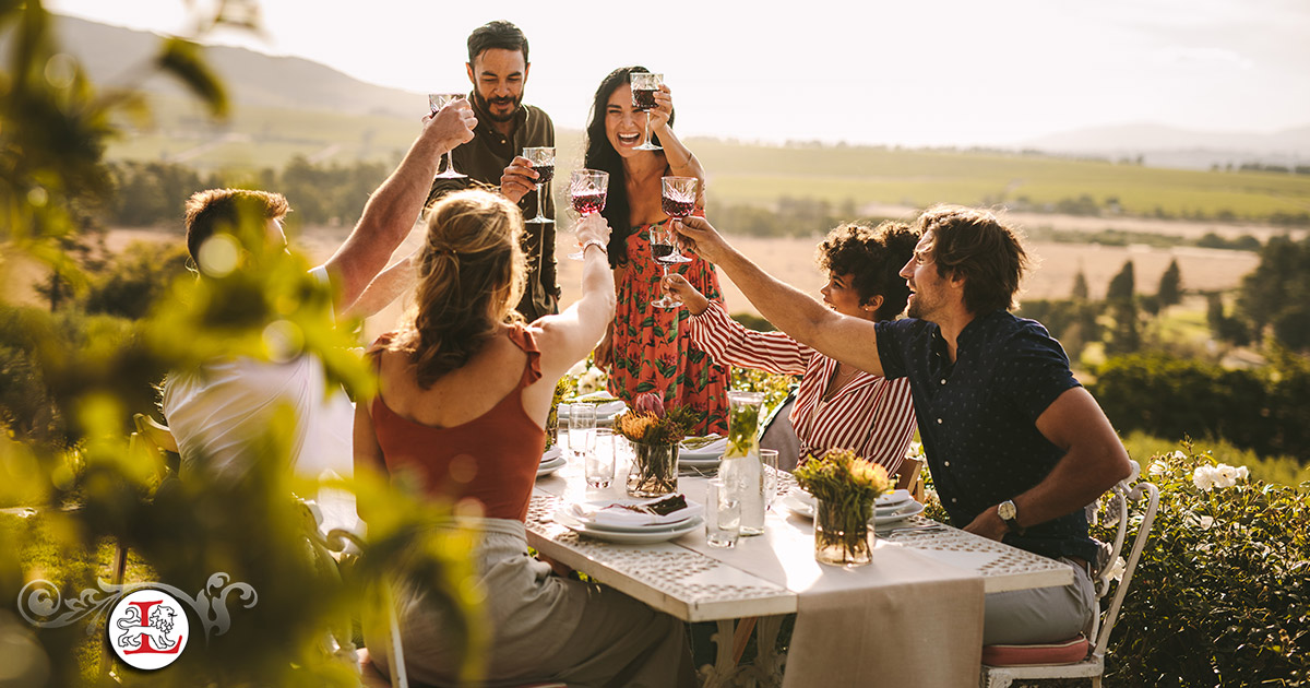 5 Engagement Party Gift Etiquette Tips